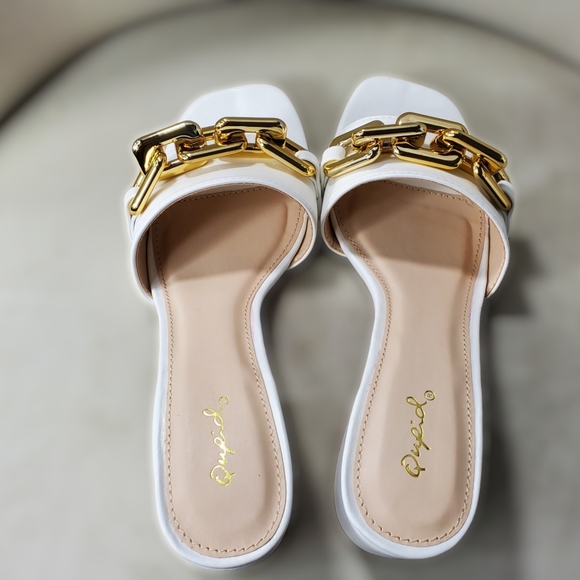 🎉✨️HOST PICK✨️🎉 White Gold Chain Link Sandals - Picture 5 of 10